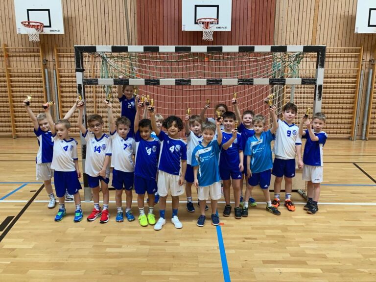 Mini Anfänger: 1. Turnier in der Schulturnhalle