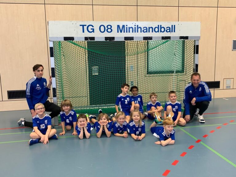 Minis Kleinostheim: Ganz kleine 94er bestritten ihr 1. Turnier in Hörstein.