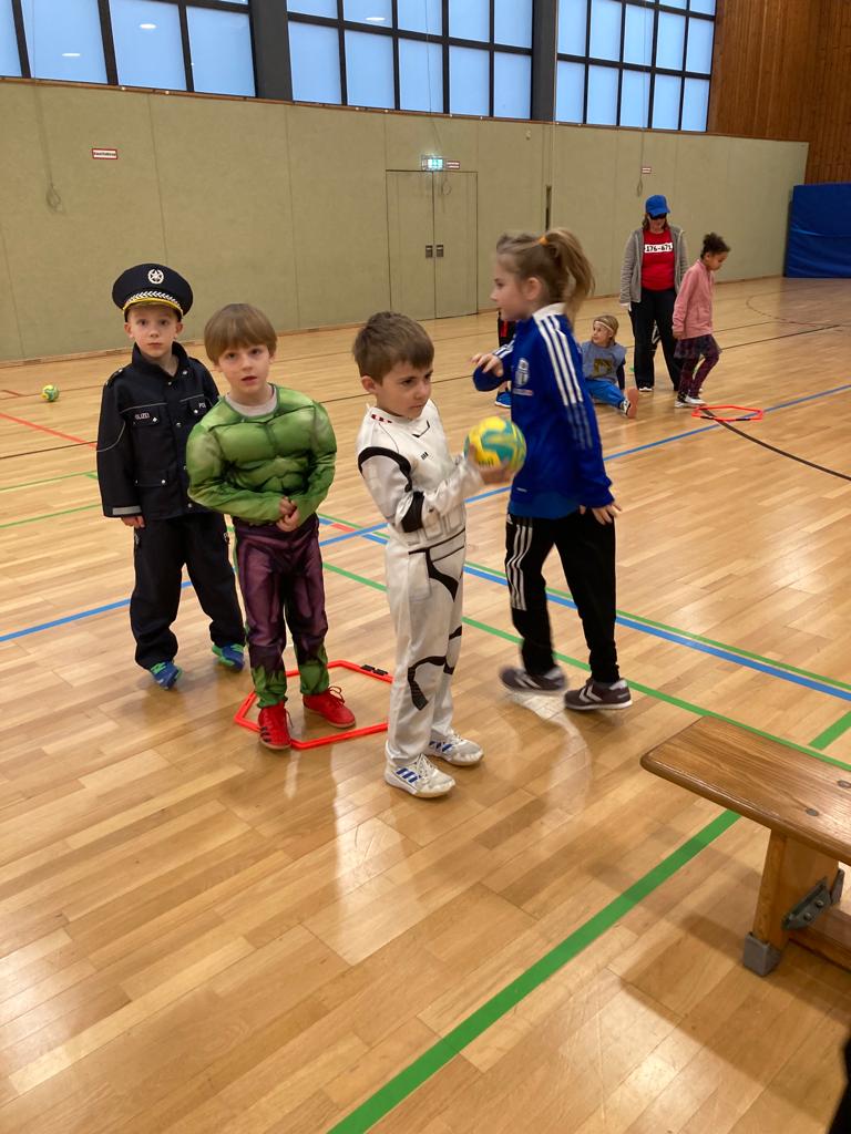 Minis Kahl & Kleinostheim: Buntes Treiben in der Waldseehalle