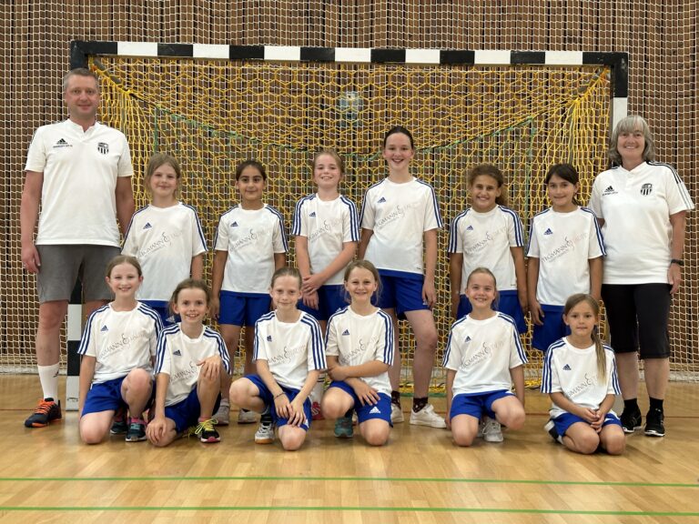 Weibl.E-Jugend: Weibliche E gewinnt Saisonauftakt 25:3