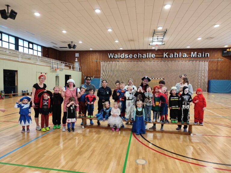 Ballspielgruppe Kahl: Buntes Faschingstraining bei den ganz kleinen Kahlern