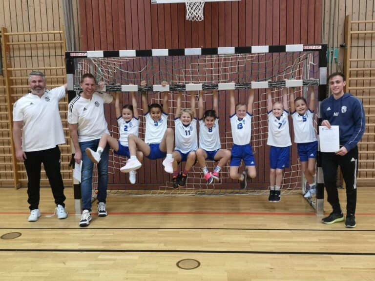 F-Jugend Kleinostheim: Mädchenturnier in der heimischen Turnhalle
